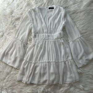 Elegant White Long Sleeve Dress